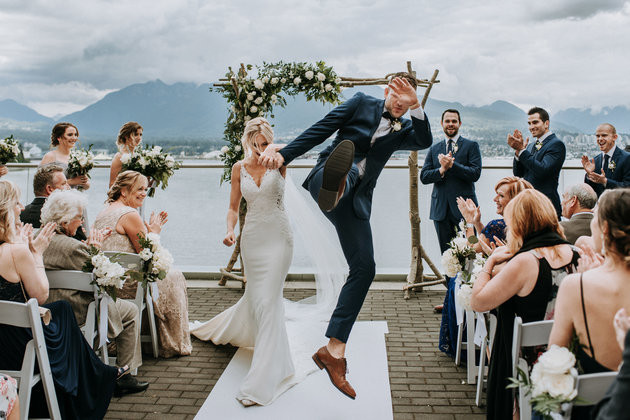 SARA ROGERS PHOTOGRAPHY / JUNEBUG WEDDINGS / CATERS