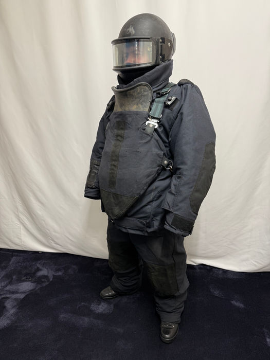 Military / Police Current Bomb Disposal suit (Black)