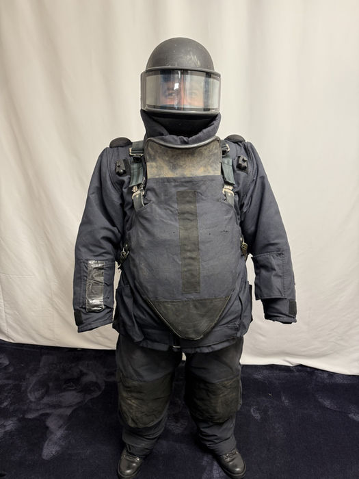 Military / Police Current Bomb Disposal suit (Black)