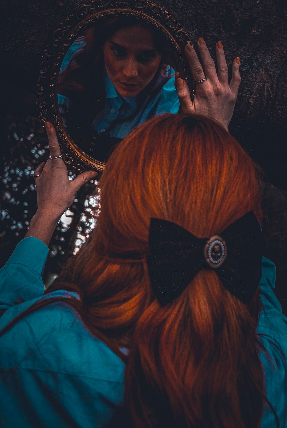 Foto di Viola Ciadamidaro; fashion styling di Valentina Maugeri; produzione di Campire Production; art direction di Valentina Maugeri e Alba Tiralongo; modella La Pibita Artistica