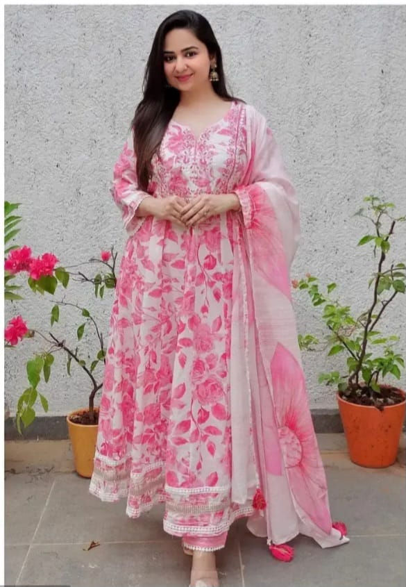 थंबनेल: COTTON BLEND STRAIGHT KURTAS SET