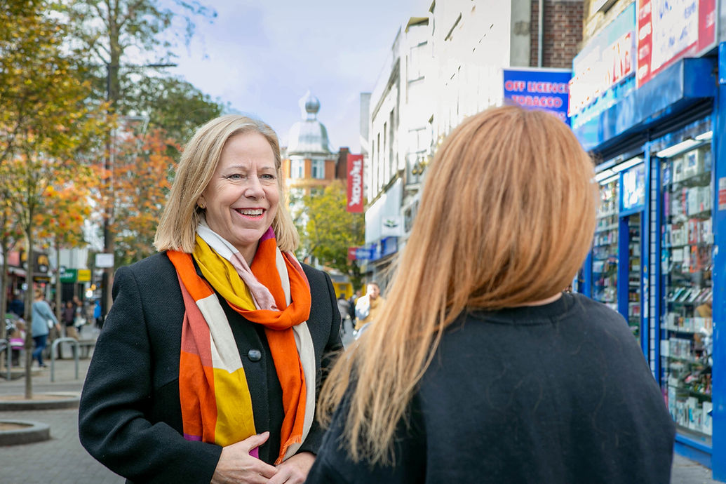NK Photography Hounslow High Street woman.JPG