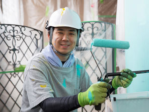 屋根・外壁塗装を行う富士建グループの職人スタッフ