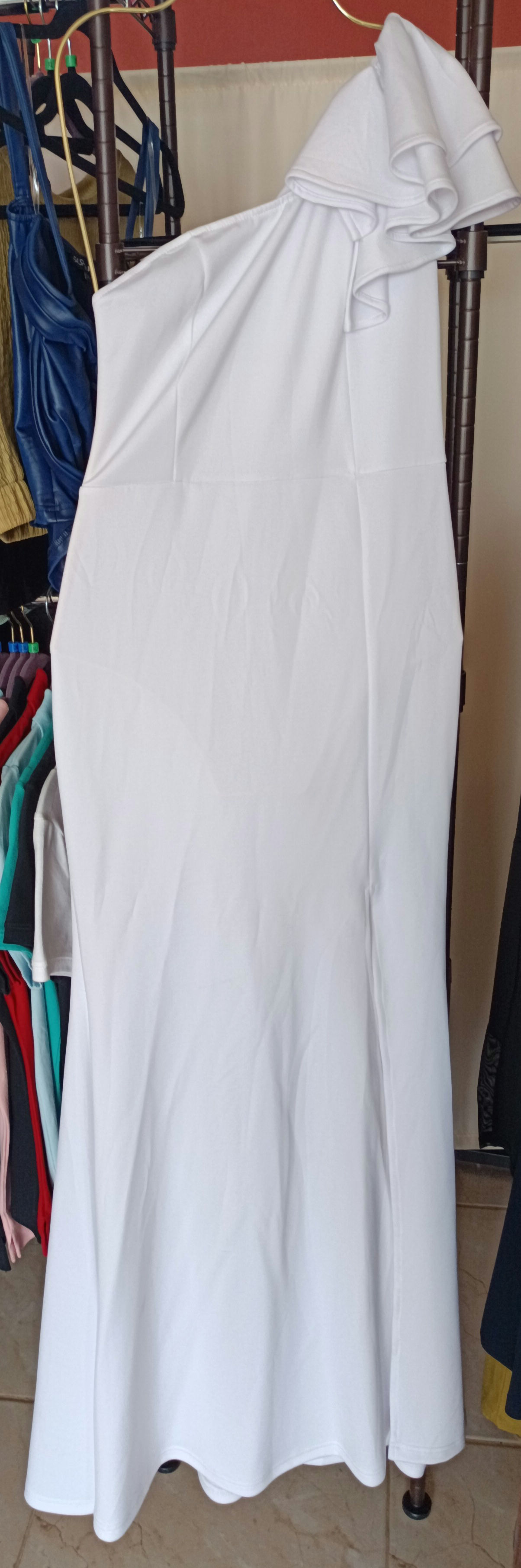 Long white dress