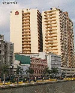 Escolta Twin Towers Condominium
