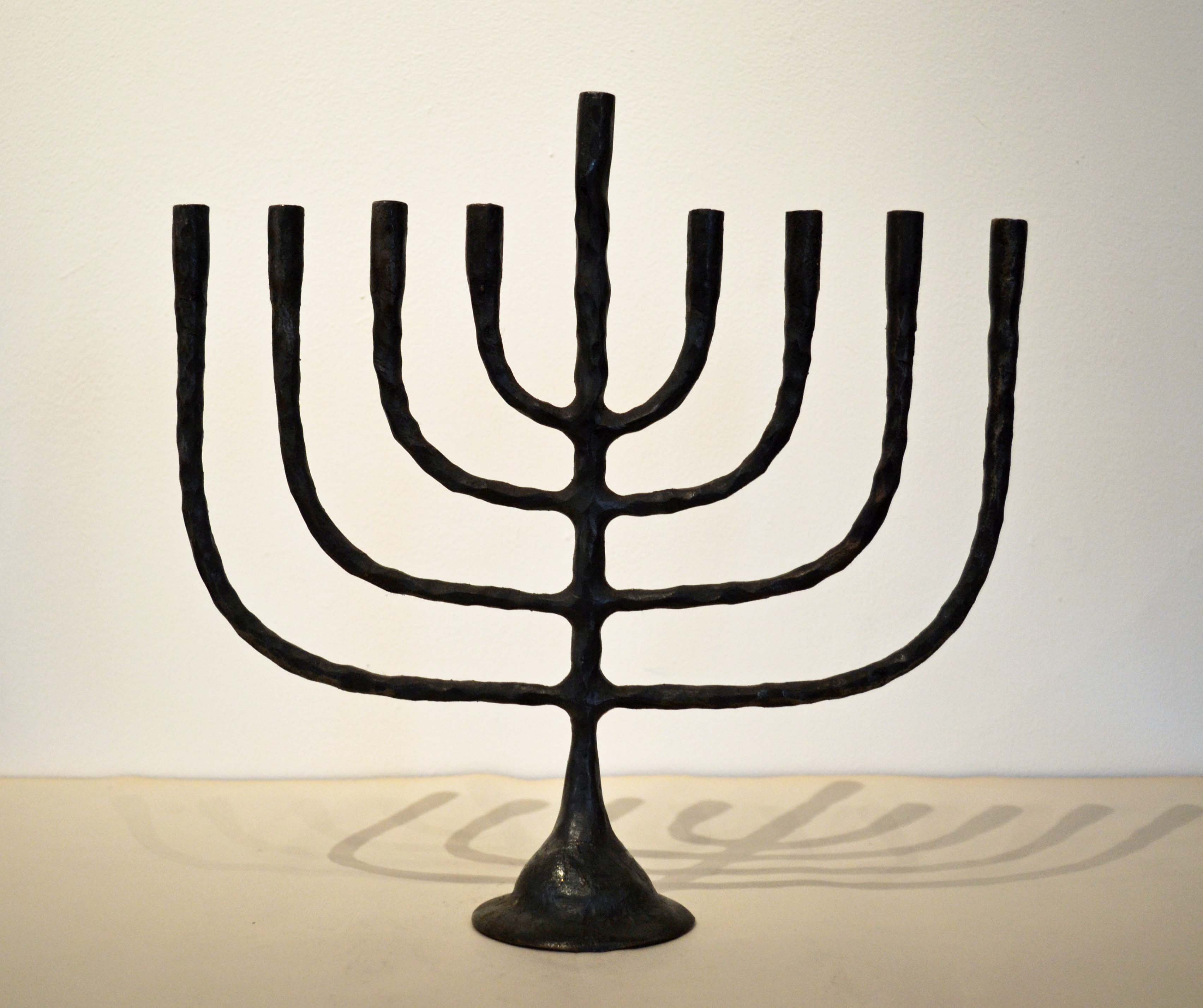 Menorah, Classic Style