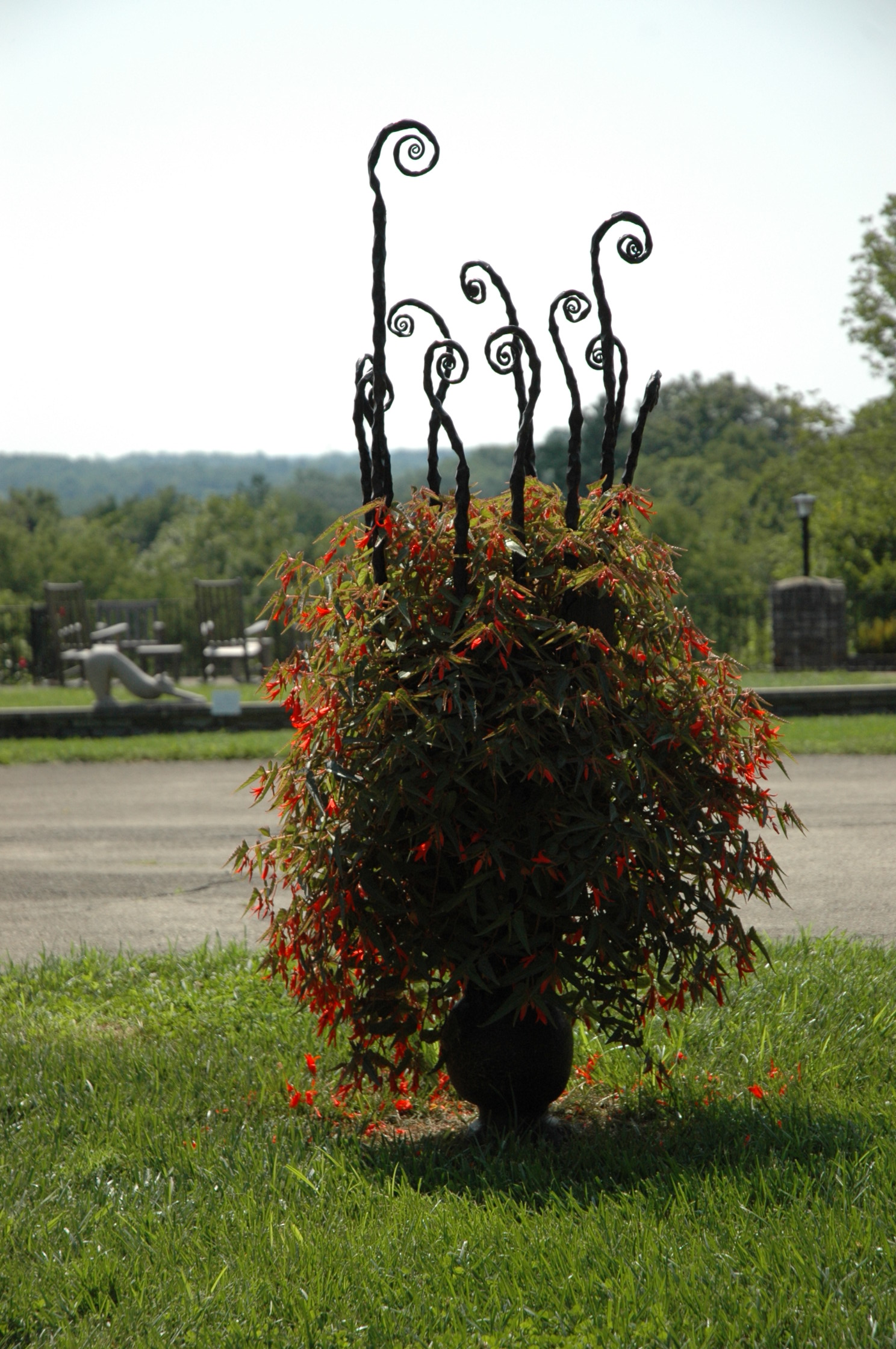 kaviar forge yew dell sculpture