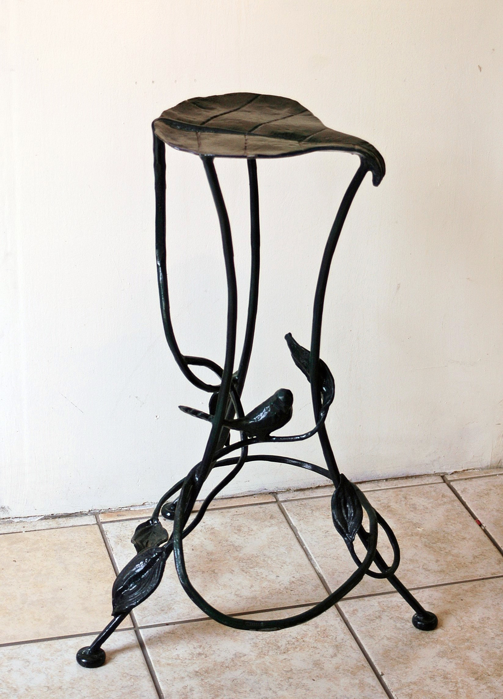 Kaviar Forge stool