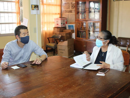 Autoridades del Hospital San Felipe y el Tórax reciben comitiva de JICA para dialogar sobre el forta