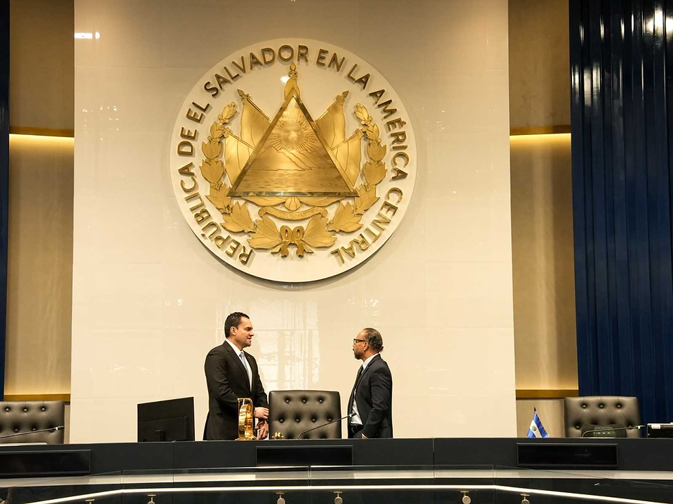 Honduras y El Salvador estrechan relaciones con reunión de presidentes legislativos