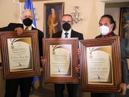 53 entrega de los Premios Nacionales:Gobierno galardona a tres connotados hondureños en las áreas