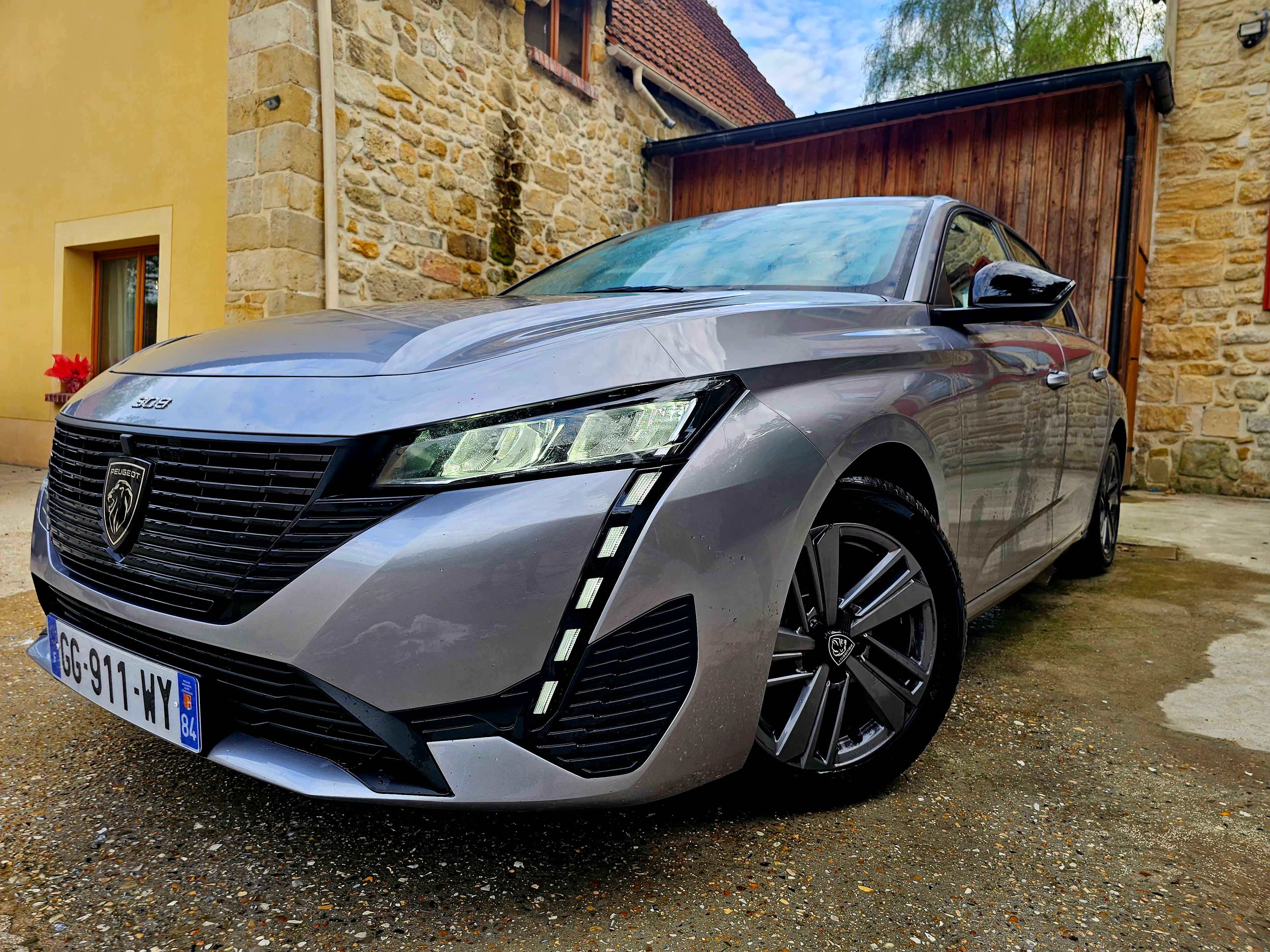 🌍 9990 HT 🚗 Peugeot 308 130ch essence EAT8 | 🥇 1ère main - entretien Peugeot