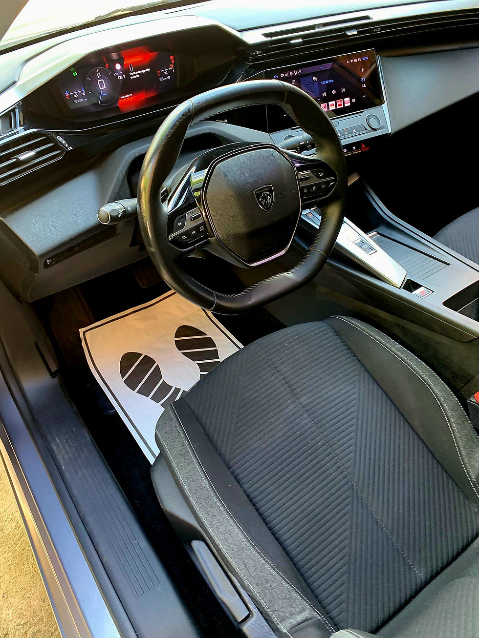 Miniature : PEUGEOT 308 – 1.2 PURETECH 130 EAT8 – 2022