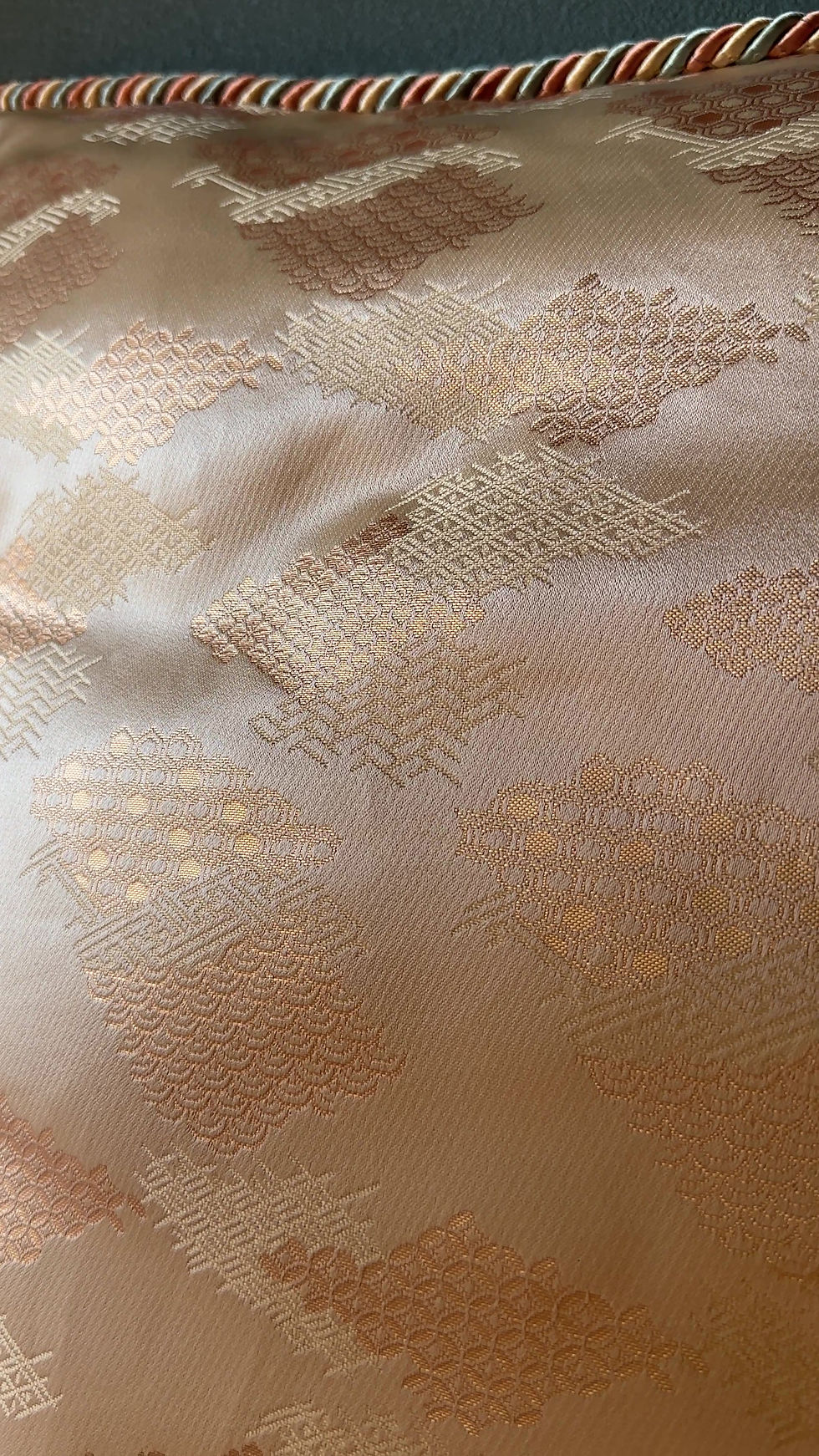 サムネイル： 枯淡 Kotan :  Narural gold & Matcha green (65cmx65cm)