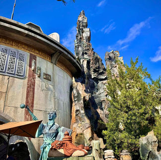 Star Wars Galaxy's Edge photos by Marisa Balletti-Lavoie Hollywood Studios Florida