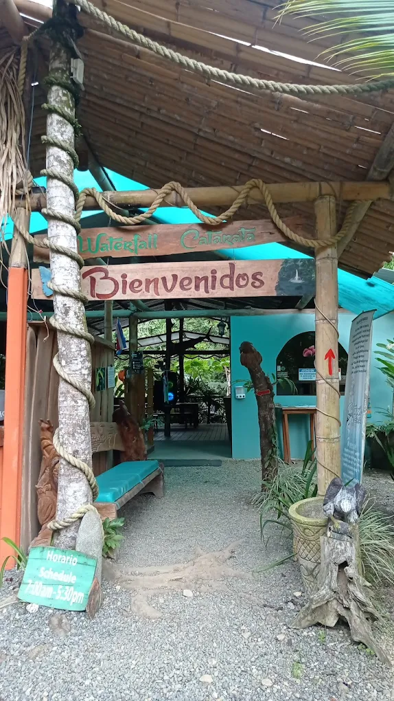 Catarata Esmeralda Uvita entrance