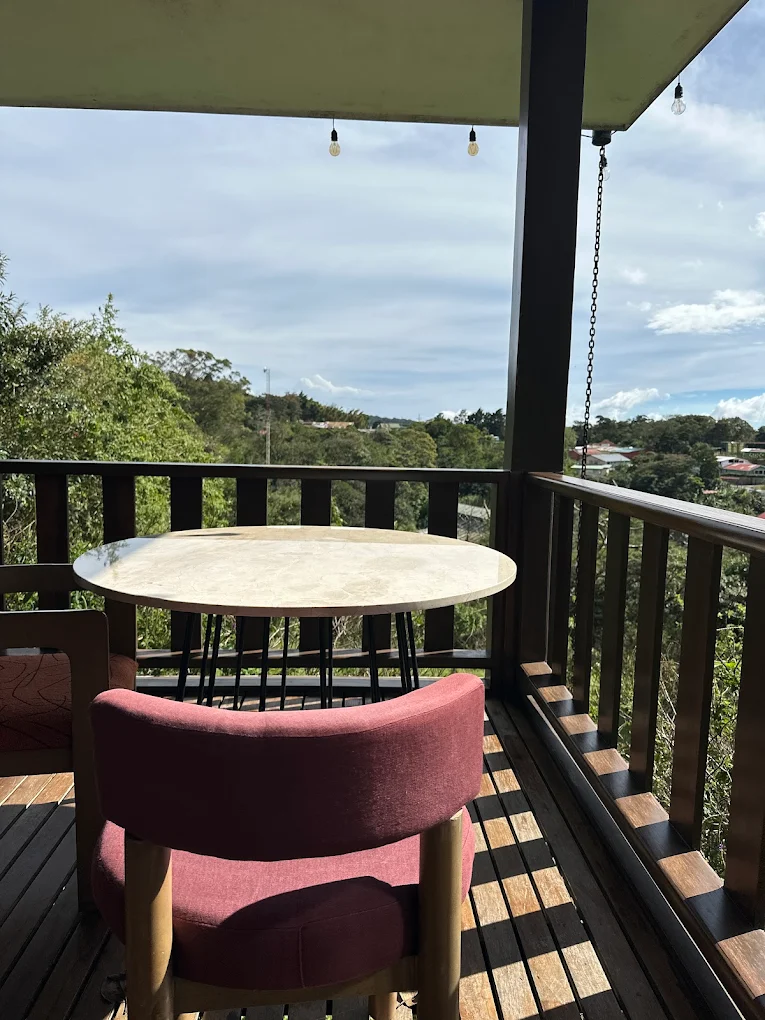 El Sapo — Restaurante & Bar