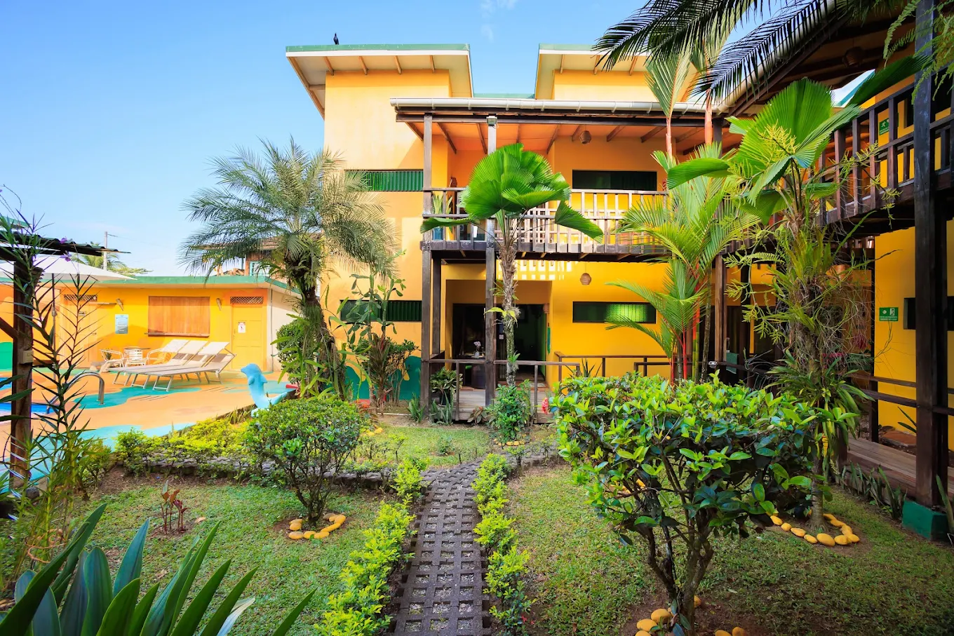 La Casa de las Flores Hotel