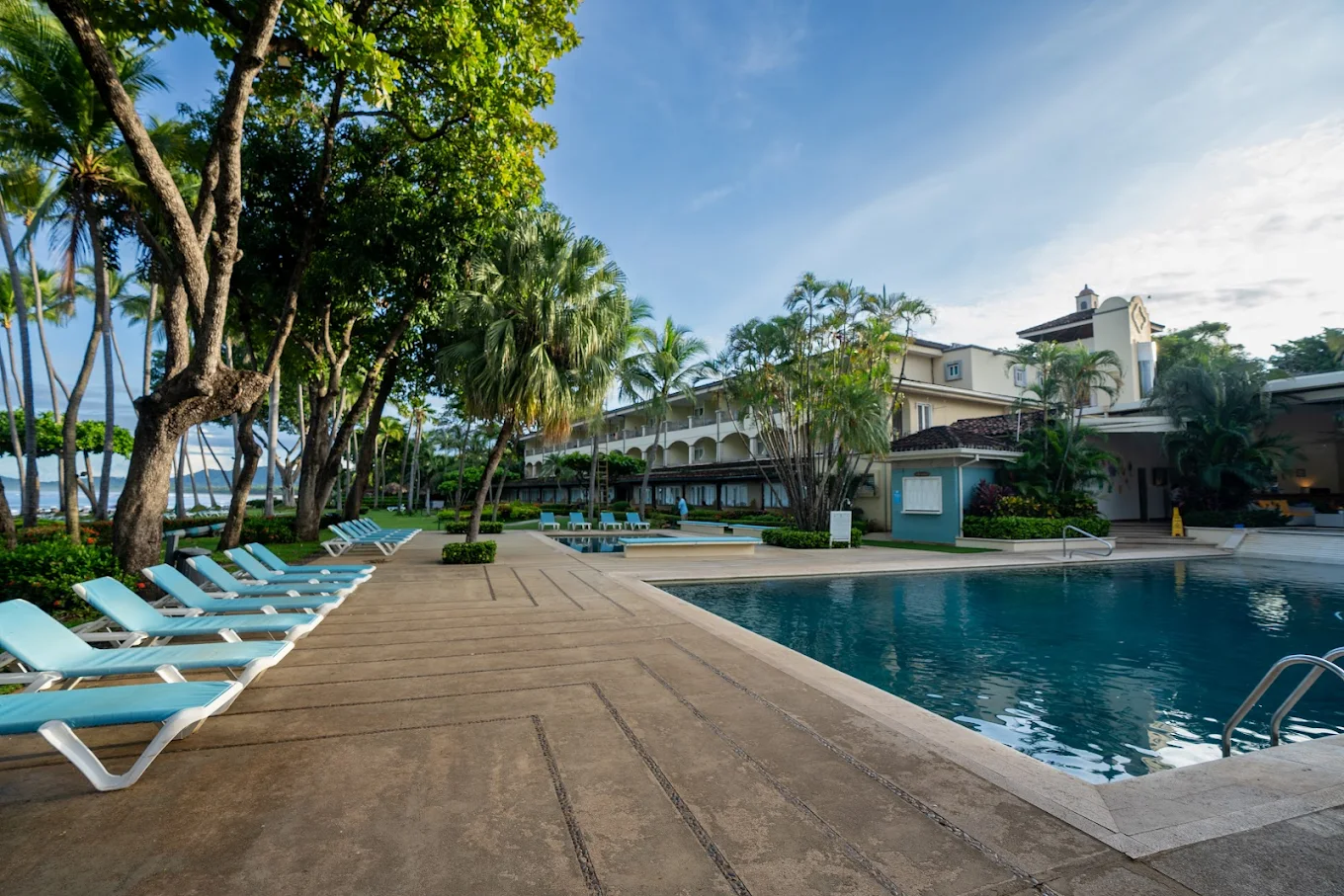 Tamarindo Diria Beach Resort