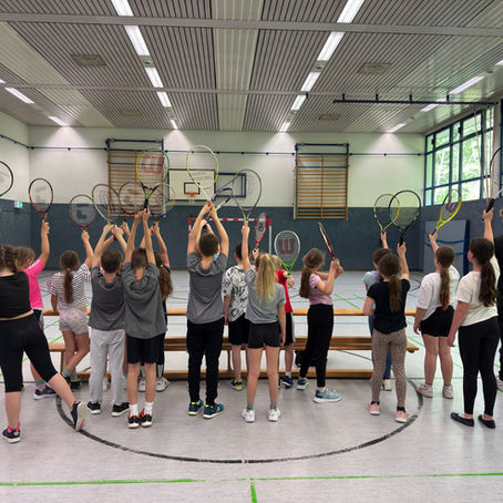 Tennisverein Bendorf startet Nachwuchsaktion an der Grundschule Stromberg
