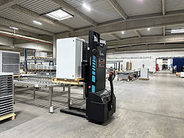 Forx, an autonomous stacker at €1400/month.