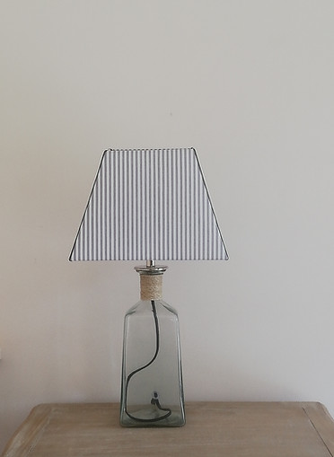 LAMPE EN VERRE MODERNE.jpg