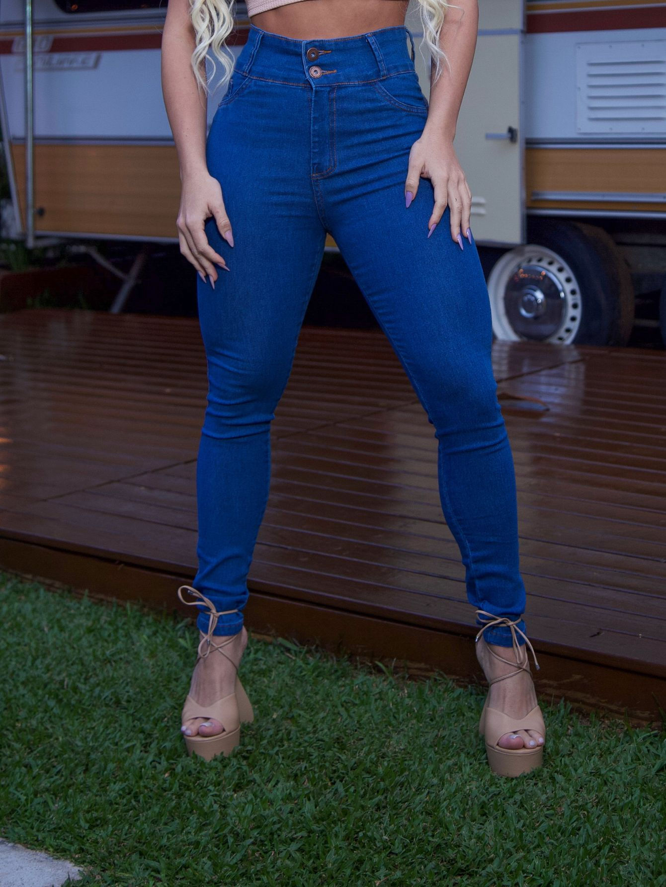 Calça Jeans Básica Lisa de Cos Alto Com 2 Botão Destroyer Levanta Bumbum