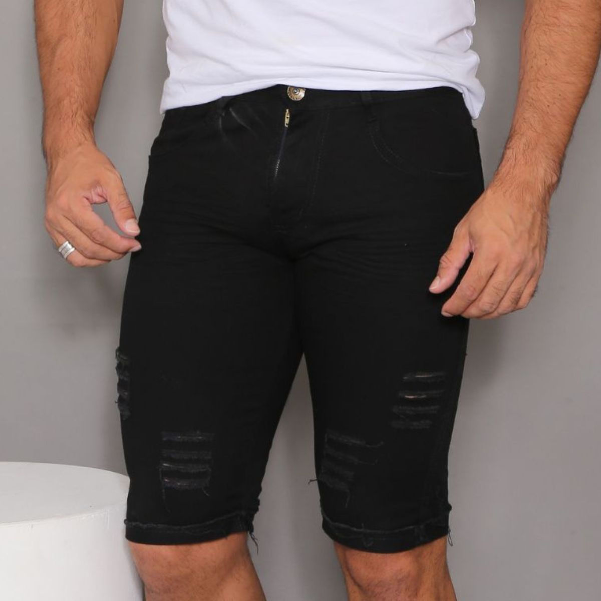 Bermuda Jeans Masculina Preta Destroyer Rasgada a Laser