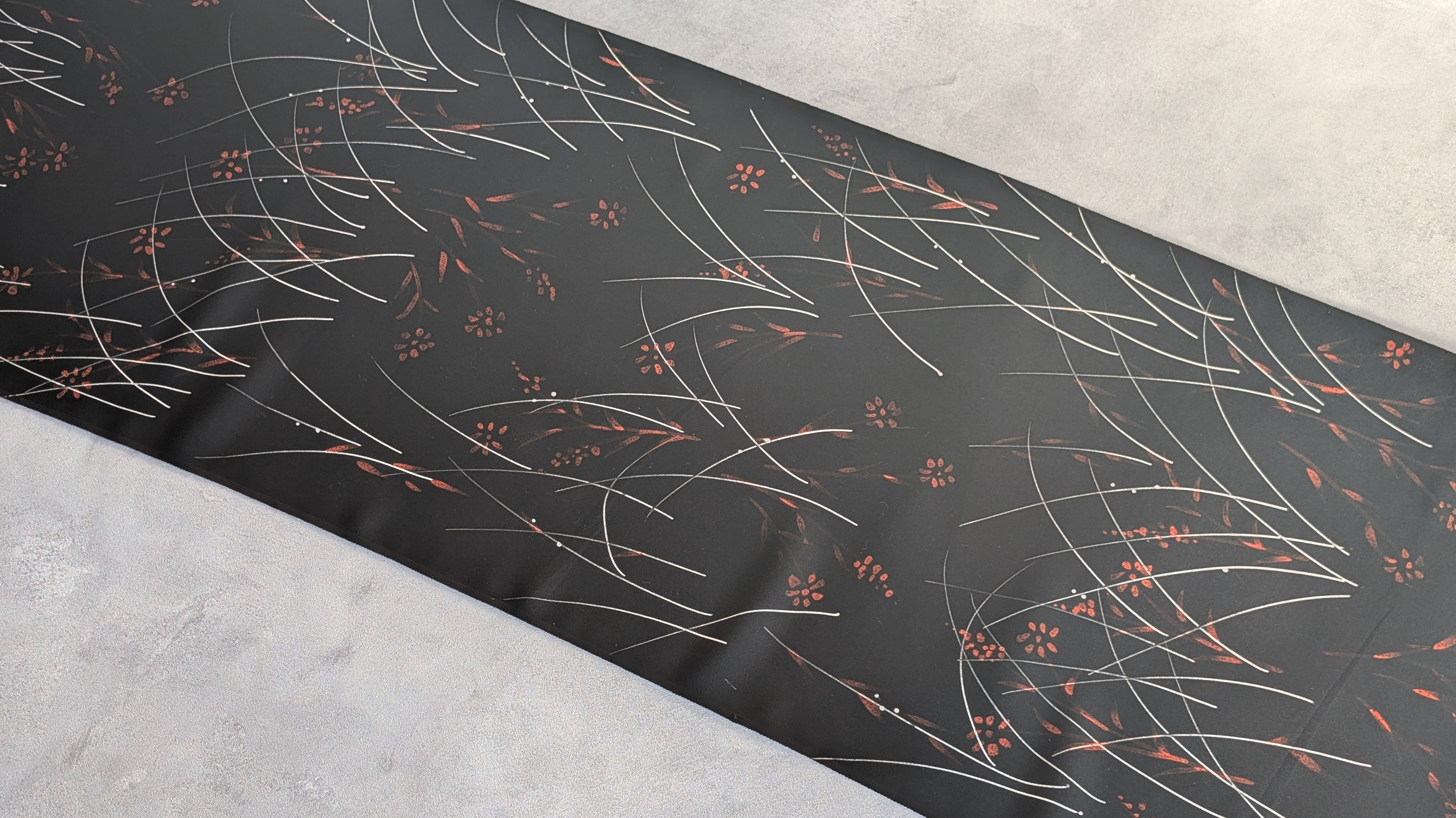 Noir & Rouge: Midnight Wind & Lacquer Red