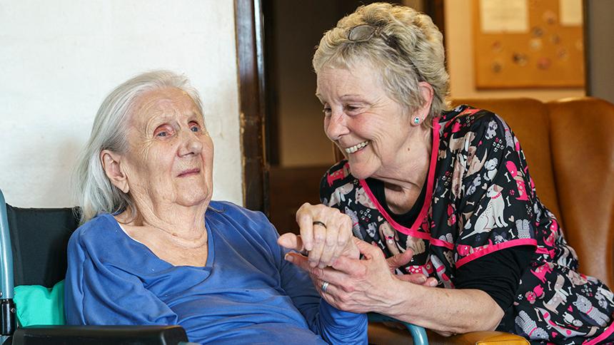 Live-In Dementia Care in London: Why Staying at Home Makes a Difference