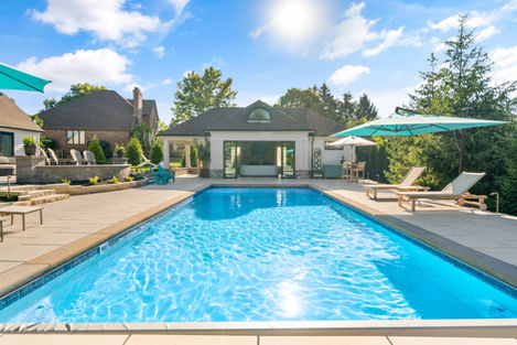 Installation of a pool house with kitchen, bathroom and living space; and beautiful pool space