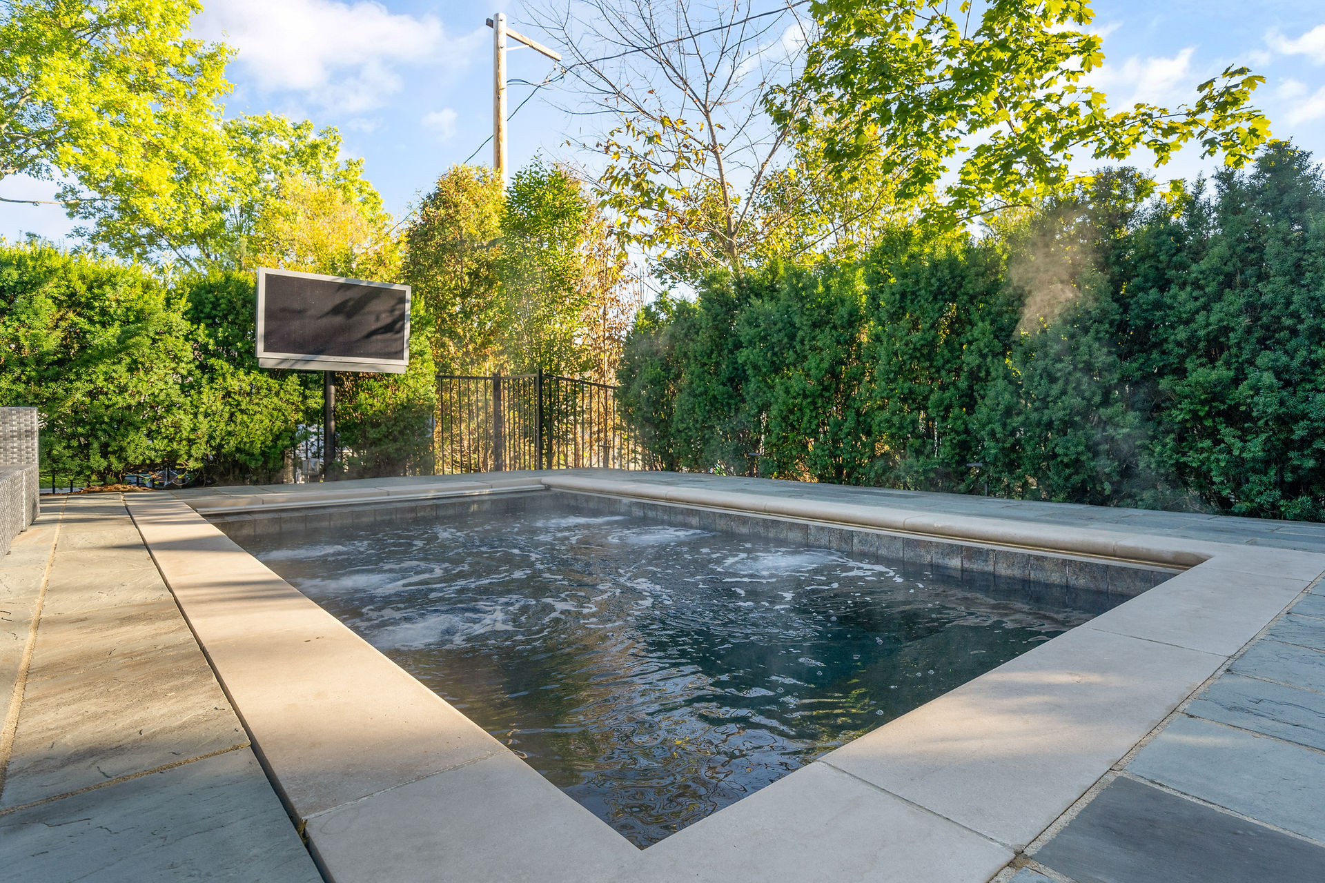 https://www.landfareltd.com/ashland-grandview-pool-fireplace-masonry