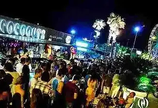 coconuts-rimini-riviera-discoteche-riccione-rimini-compressed (1) (1).webp