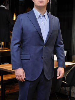 東京渋谷の納期の早いオーダースーツネイビー