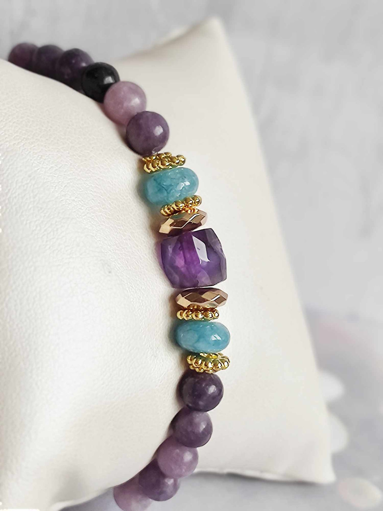Bracelet en améthyste et calcédoine bleue
