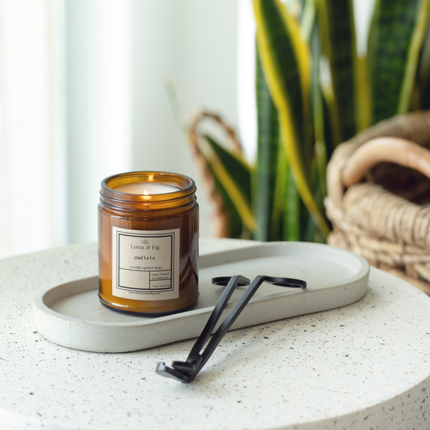 Oud La La Candle