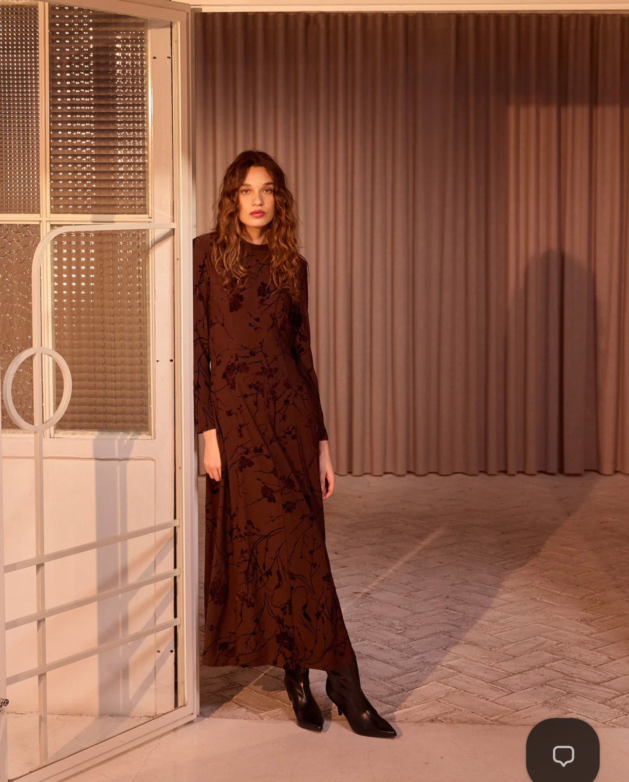 Vestido marrón flores terciopelo 