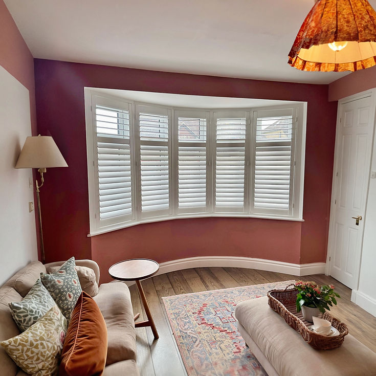 Bay-window-shutters-in-Harpenden