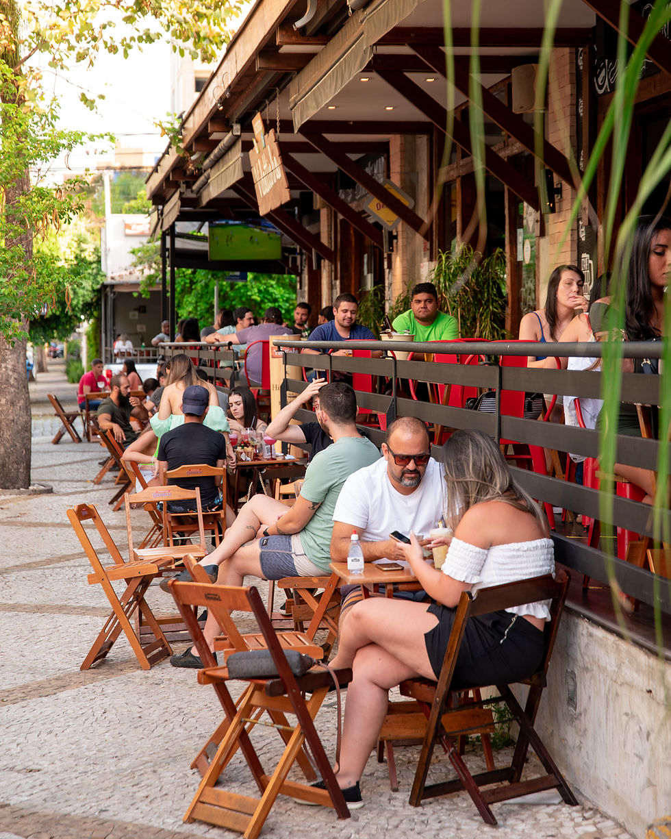 Fachada do Boteco Vidottinho Cambuí com clientes na calçada, bar tradicional na Rua Dr. Emílio Ribas em Campinas