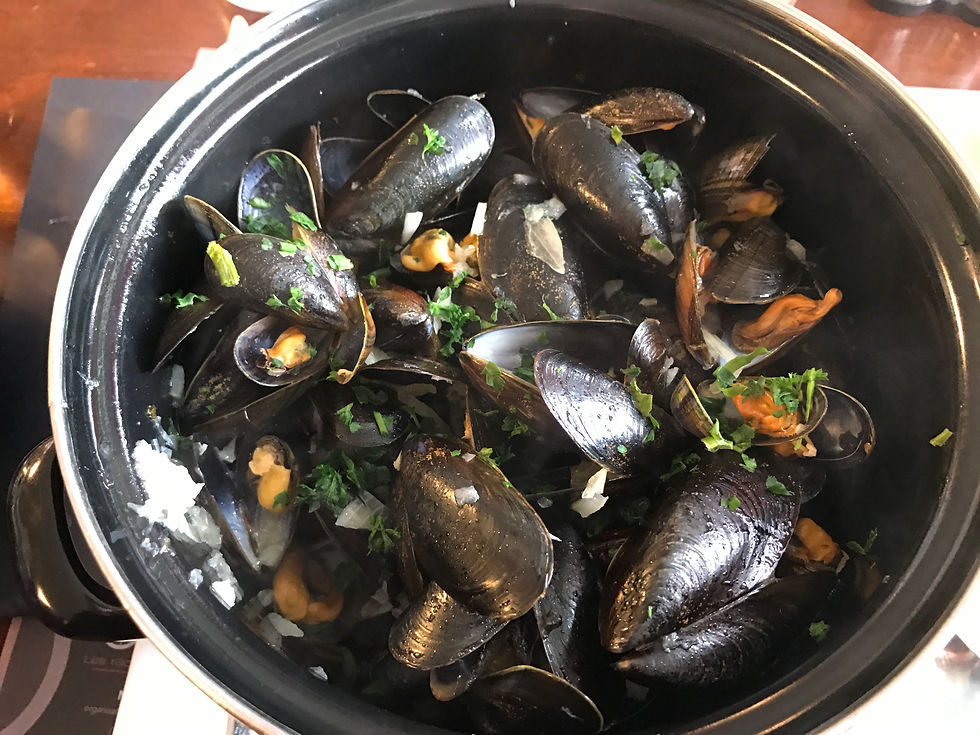 Incredibly fresh mussels in Quiberon.