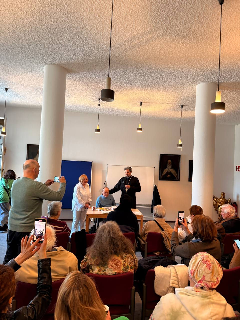 Презентация книги Александра Зорина