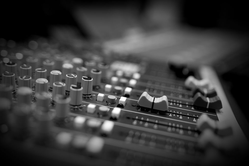 sound-mixer-in-radio-broadcasting-and-music-record-2021-08-26-16-28-58-utc_edited.jpg