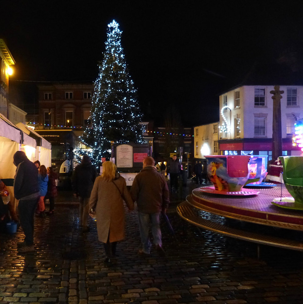 LEEK CHRISTMAS LIGHTS SWITCH ON FRIDAY The 18th November 2022 6a8355 91fcfc7f62df4e1e86c8eb1f03e9f64e~mv2
