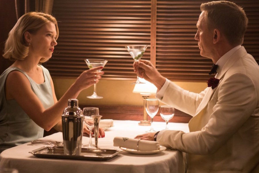 james-bond-spectre-toasting-drinks-dining-etiquette