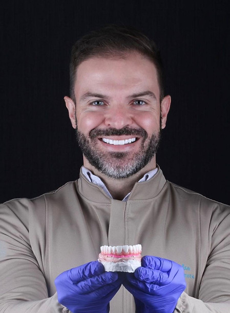 DR DOUGLAS MARCELINO.jpg