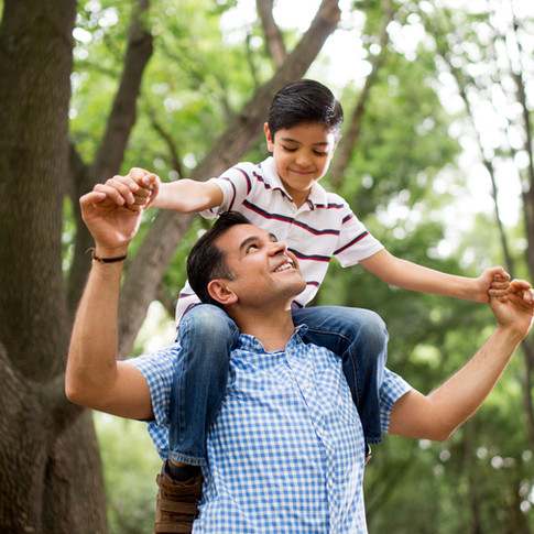 padre con su hijo