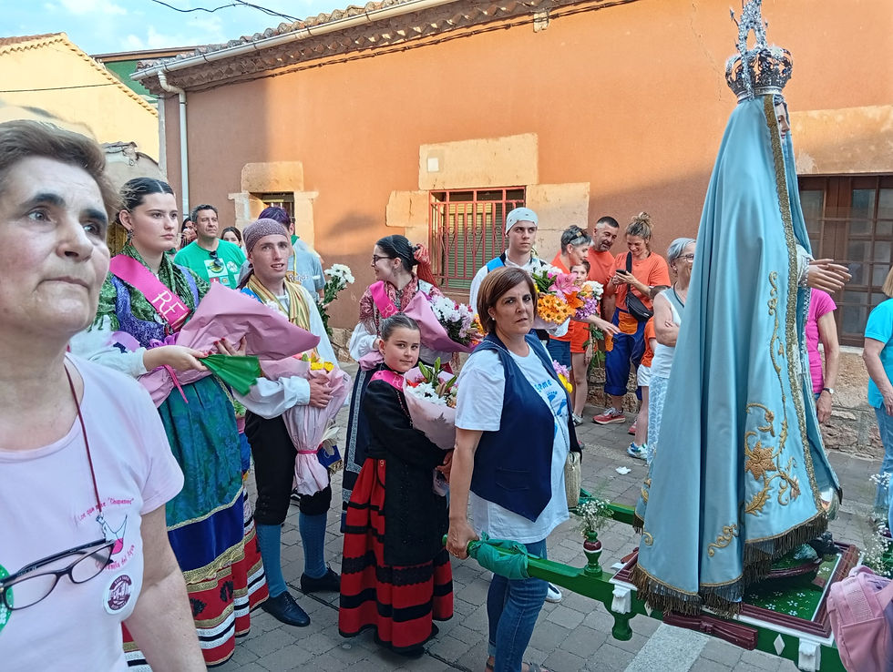 Llegada de la Inmaculada a la iglesia, para la ofrenda. Luis Ángel