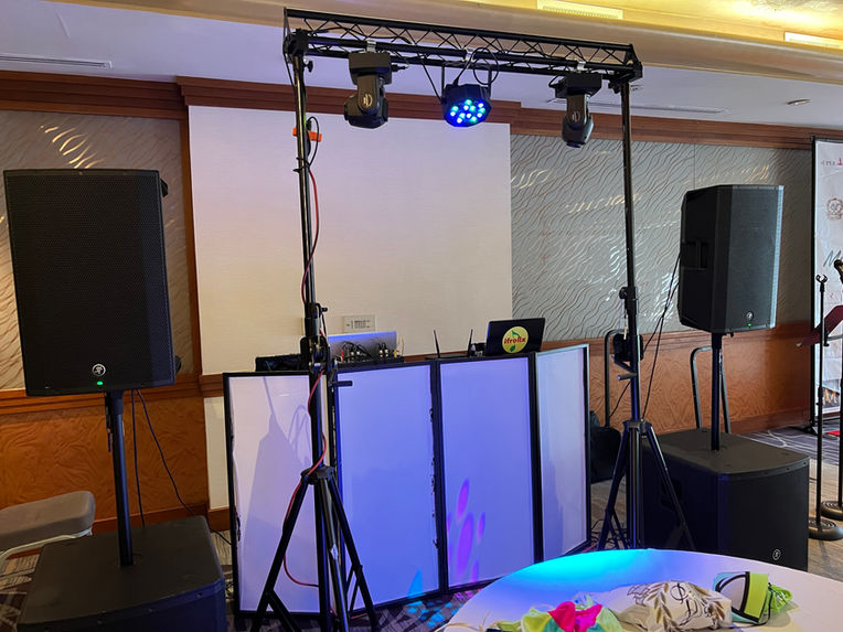 DJ ifrolix set up at the Pullman Hotel 2