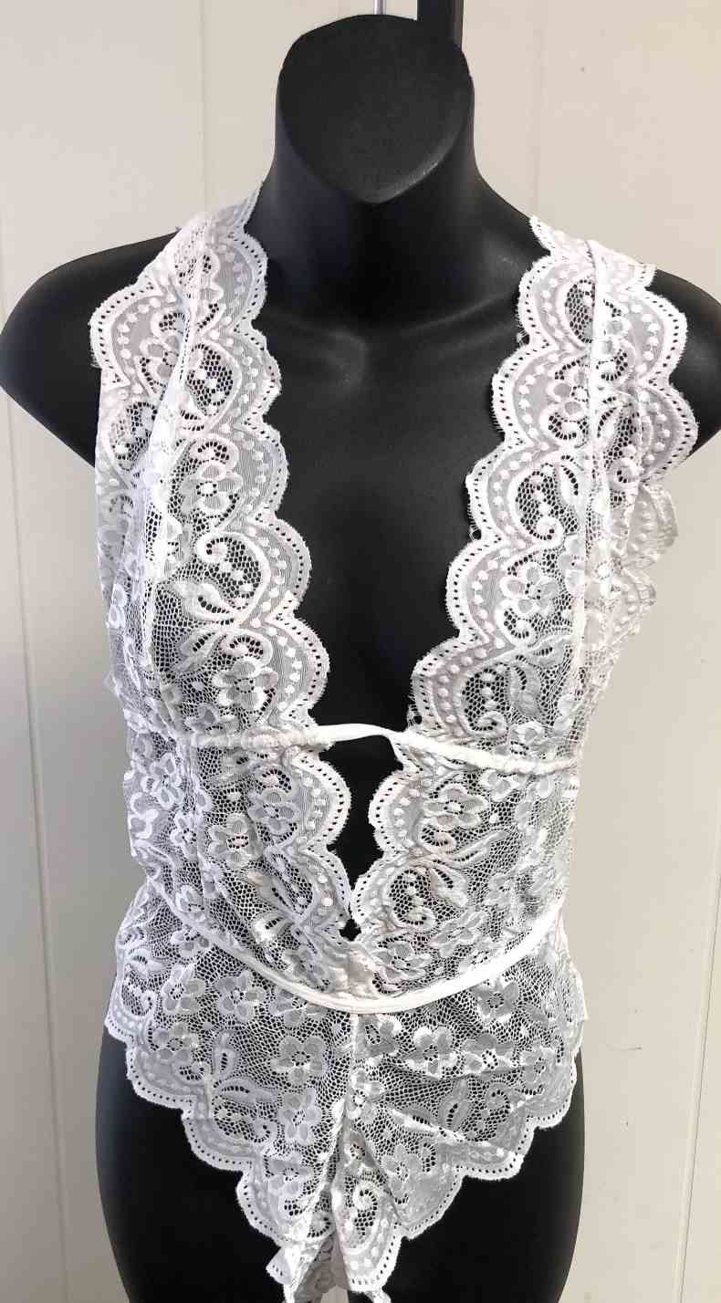 Woman's White Lace Lingerie size XL