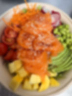 Nieuwe poké bowl met zalm & avocado